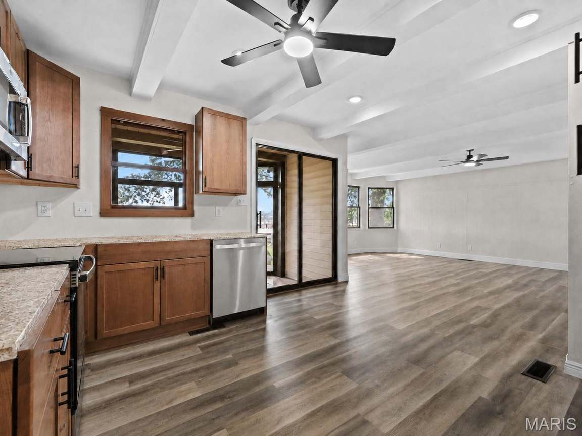 626 Lonedell Road - Kitchen & Main Living, photo 3