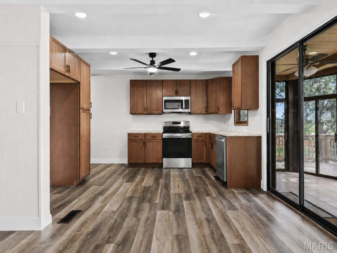 626 Lonedell Road - Kitchen & Main Living, photo 4