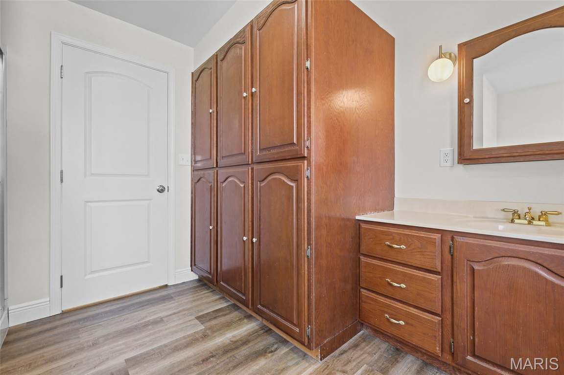 626 Lonedell Road - Bedrooms & Bathrooms, photo 29