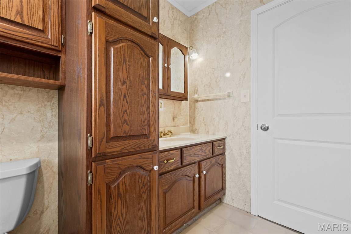 626 Lonedell Road - Bedrooms & Bathrooms, photo 37